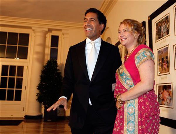 CNN's Sanjay Gupta and wife Rebecca Olson Gupta